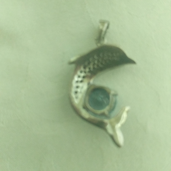 Blue topaz dolphin pendant no chain as seen in picture retail 79 - Picture 3 of 4